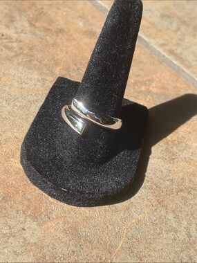 Silver tone Open Wrap Ring - B16